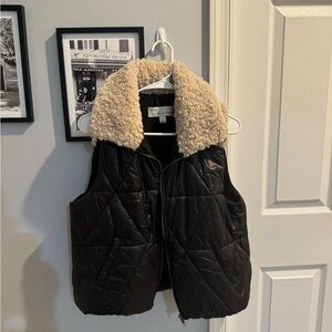 women’s small vintage havana vest in black with fur accents